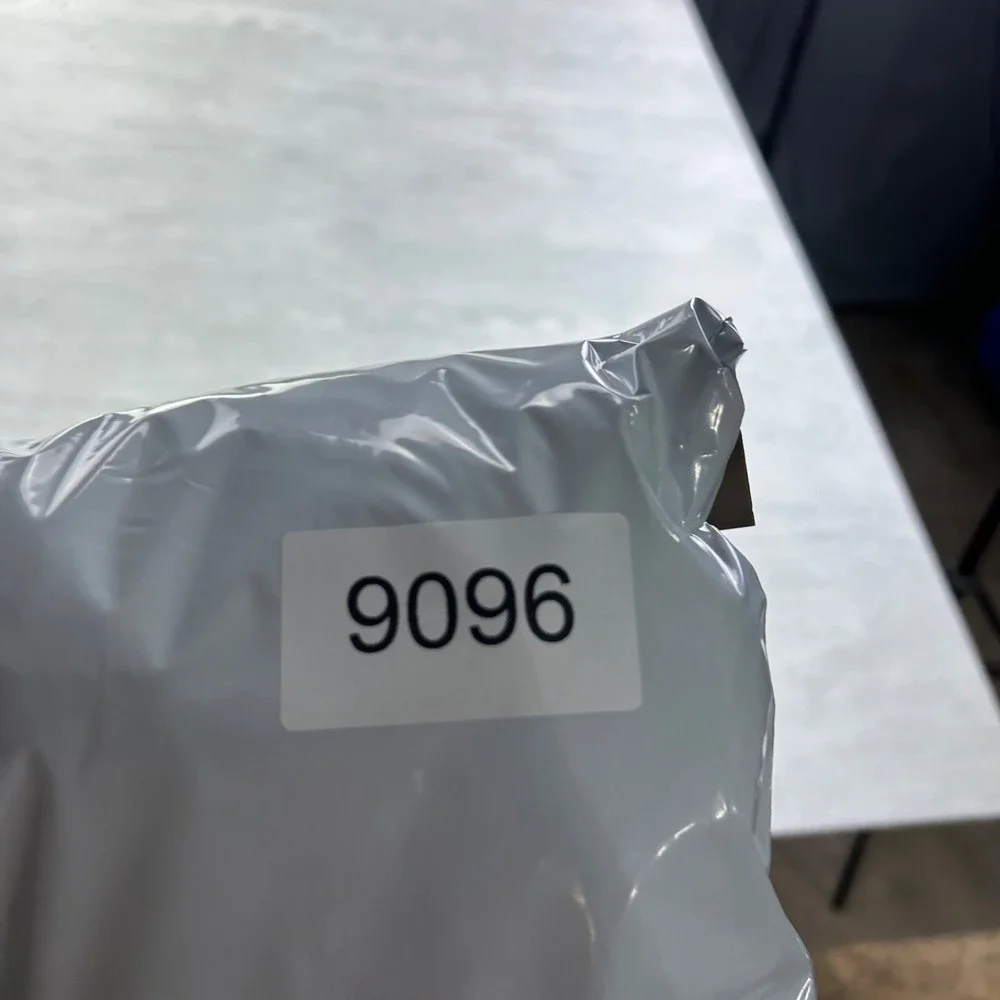 Van Heusen pit 20